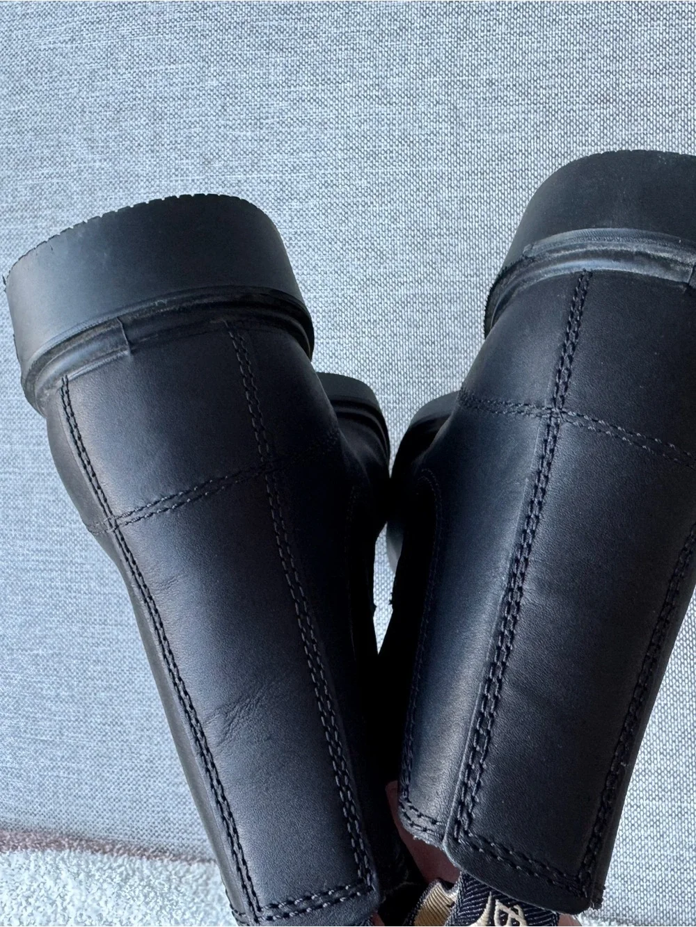 Blundstone Men's Black Leather Chelsea Boots - USA size 11.5